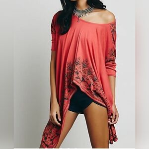 Free People Red Pasley Oversized Size M Asymmetrical Tunic Top Boho Short Sleeve